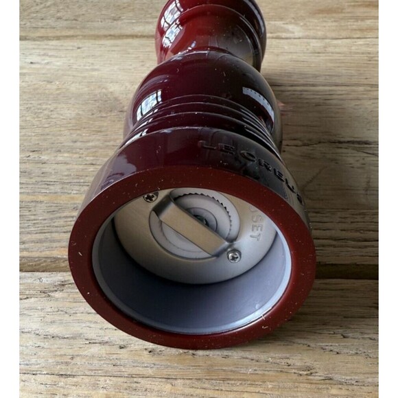 Le Creuset Acrylic Classic Manual Pepper Mill 8 in Rhone NEW - Picture 5 of 6